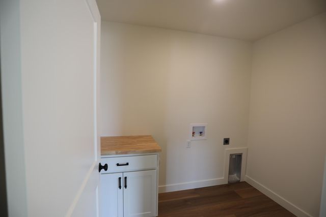 4413 ROYAL COUNTY RD, Columbia, MO 65201