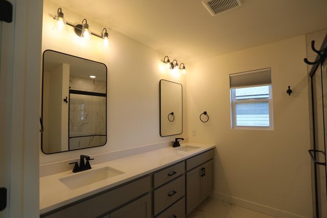 4413 ROYAL COUNTY RD, Columbia, MO 65201
