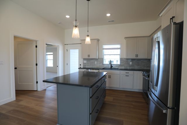 4413 ROYAL COUNTY RD, Columbia, MO 65201