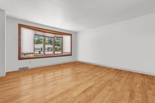 334 WESTPLAIN DRIVE, Green Bay, WI 54303