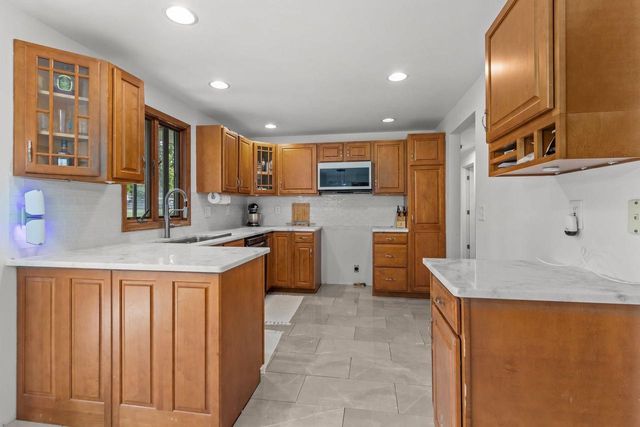 334 WESTPLAIN DRIVE, Green Bay, WI 54303