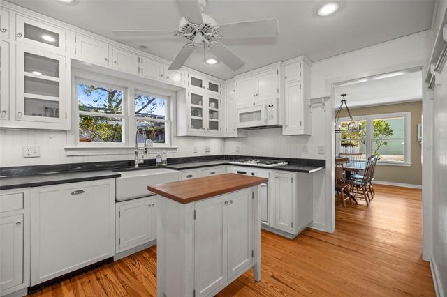 637 SCOTLAND STREET, Dunedin, FL 34698