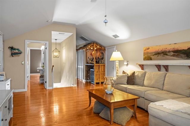 637 SCOTLAND STREET, Dunedin, FL 34698