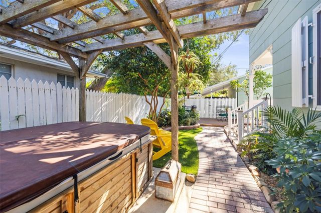 637 SCOTLAND STREET, Dunedin, FL 34698