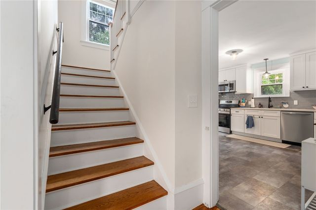 1467 Pawtucket Avenue, East Providence, RI 02916