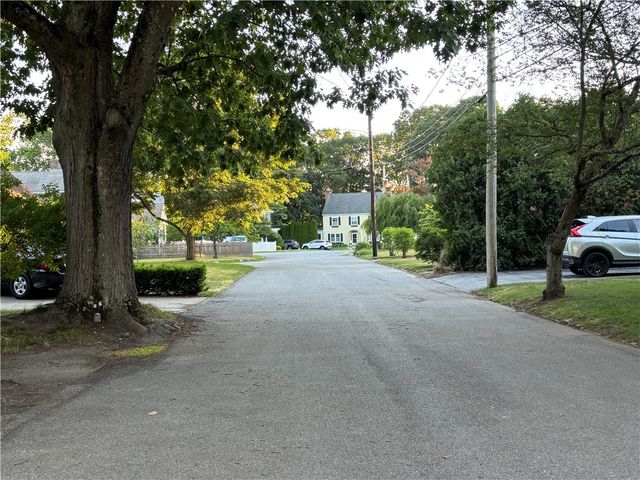 1467 Pawtucket Avenue, East Providence, RI 02916