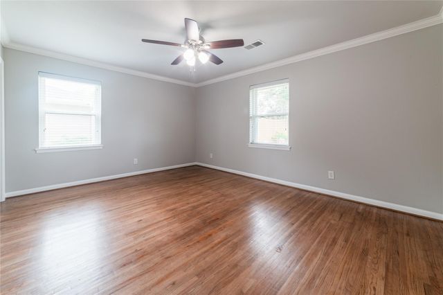 8834 Mcavoy Drive, Houston, TX 77074