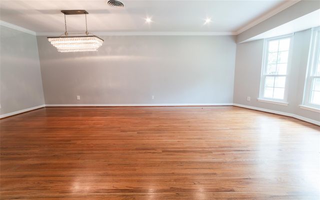 8834 Mcavoy Drive, Houston, TX 77074