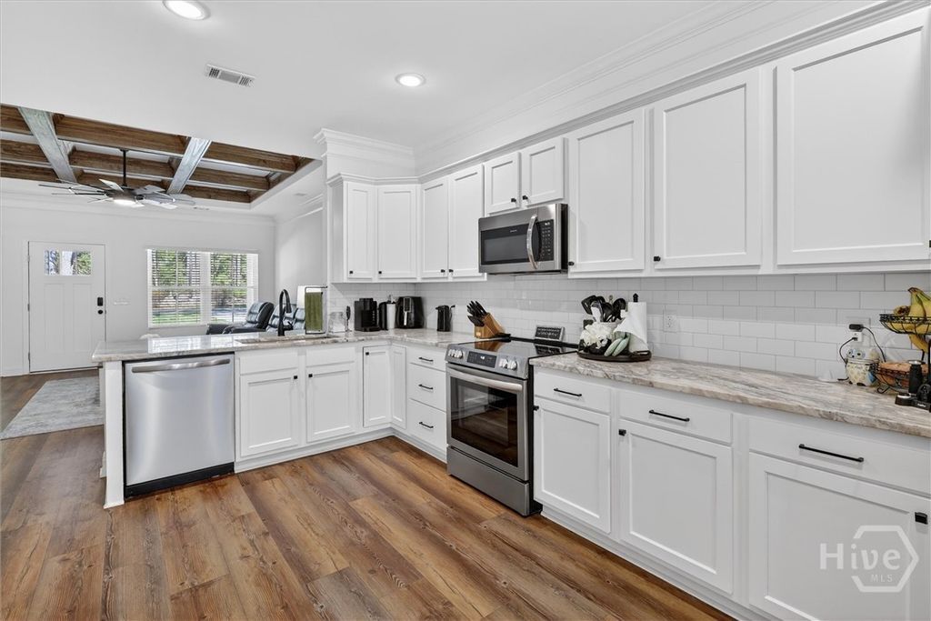 Image 15 of property listing at 117 Giles Avenue, Rincon, GA 31326