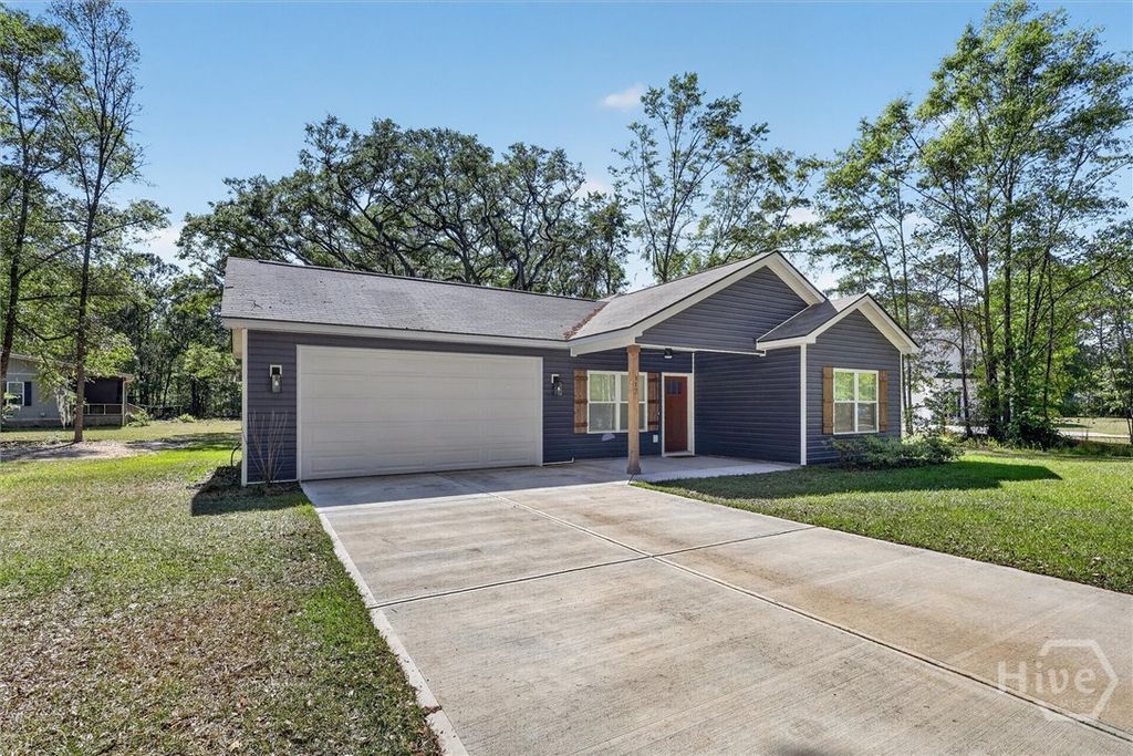 Image 4 of property listing at 117 Giles Avenue, Rincon, GA 31326