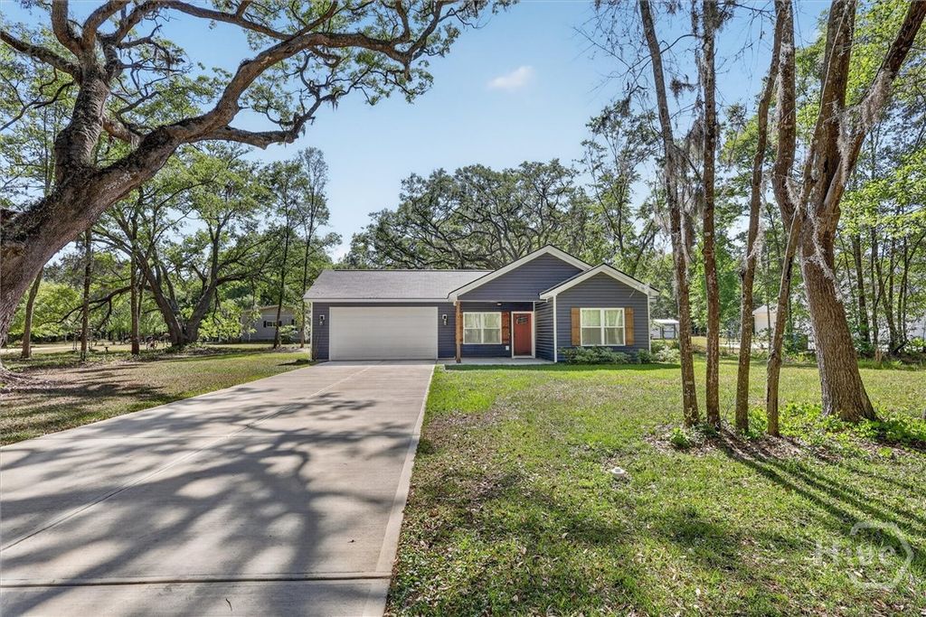 Image 5 of property listing at 117 Giles Avenue, Rincon, GA 31326