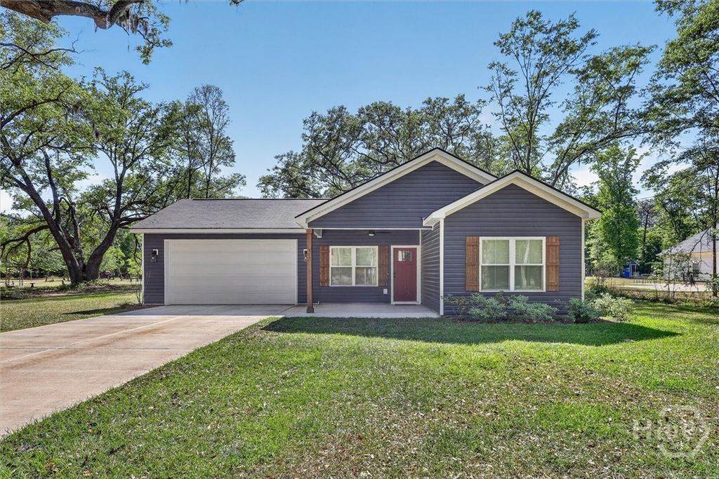 Image 6 of property listing at 117 Giles Avenue, Rincon, GA 31326