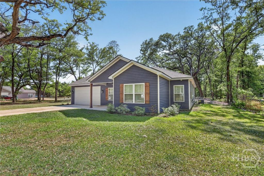 Image 7 of property listing at 117 Giles Avenue, Rincon, GA 31326