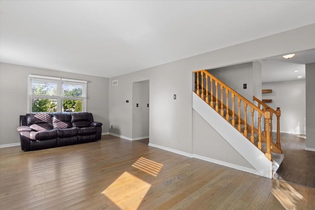 N78W15498 Old Gate ROAD, Menomonee Falls, WI 53051