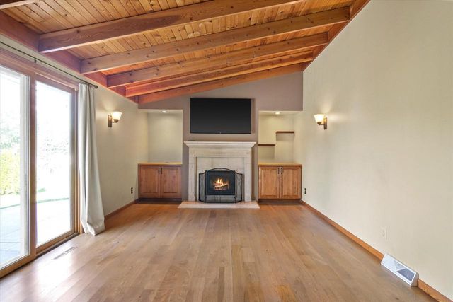 N78W15498 Old Gate ROAD, Menomonee Falls, WI 53051