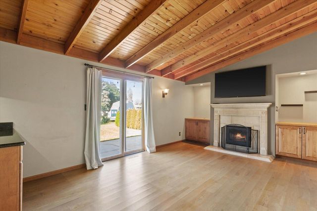 N78W15498 Old Gate ROAD, Menomonee Falls, WI 53051
