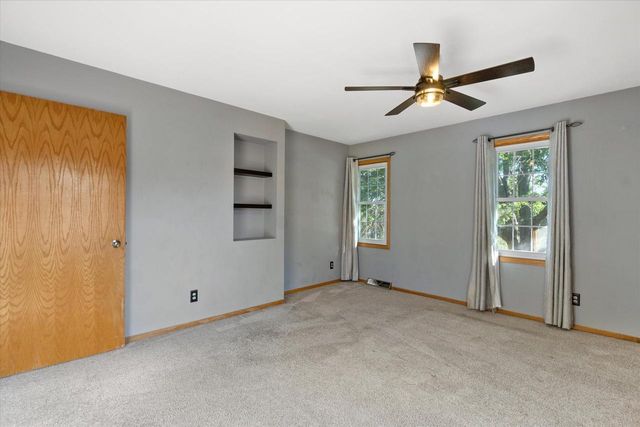 N78W15498 Old Gate ROAD, Menomonee Falls, WI 53051