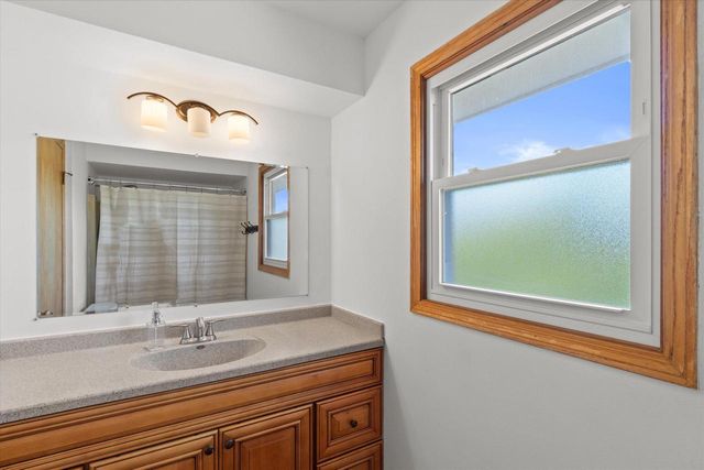 N78W15498 Old Gate ROAD, Menomonee Falls, WI 53051