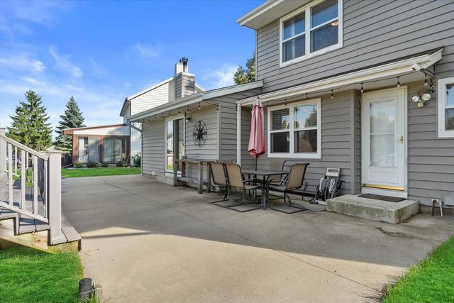 N78W15498 Old Gate ROAD, Menomonee Falls, WI 53051