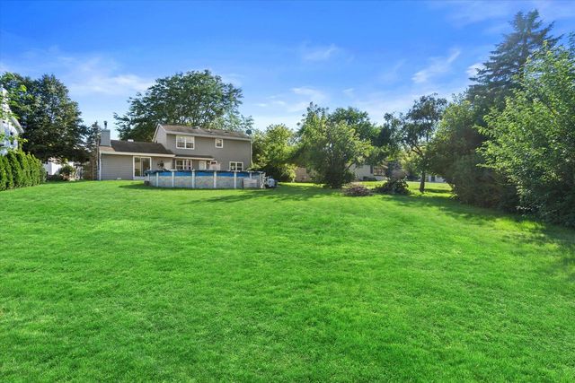 N78W15498 Old Gate ROAD, Menomonee Falls, WI 53051