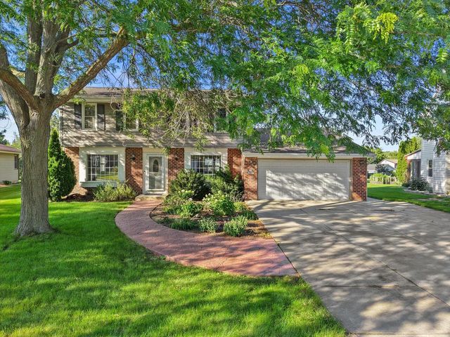 N78W15498 Old Gate ROAD, Menomonee Falls, WI 53051