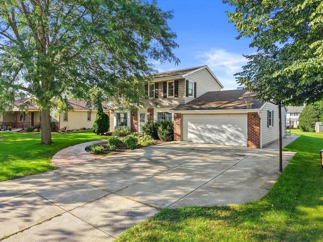 N78W15498 Old Gate ROAD, Menomonee Falls, WI 53051