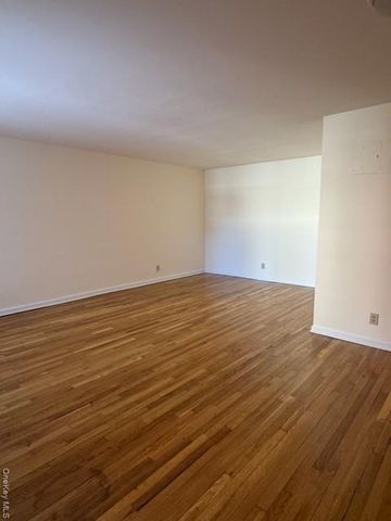 11 Lake Street 3S, White Plains, NY 10603