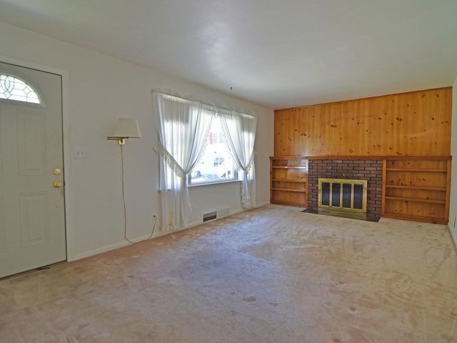 2 Murray Road, Essex Junction, VT 05452