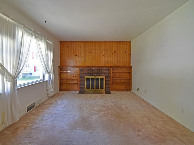 2 Murray Road, Essex Junction, VT 05452