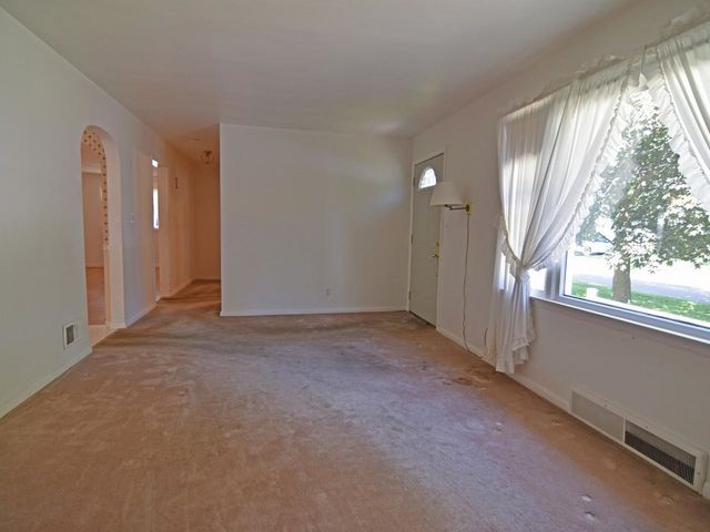 2 Murray Road, Essex Junction, VT 05452