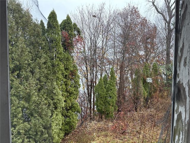 351 County Road, Barrington, RI 02806