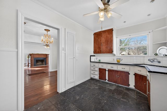 2904 Marigold Avenue, Fort Worth, TX 76111