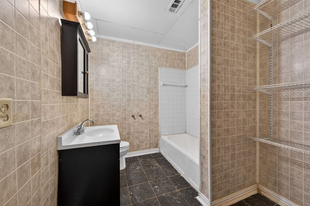 2904 Marigold Avenue, Fort Worth, TX 76111