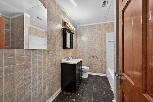 2904 Marigold Avenue, Fort Worth, TX 76111