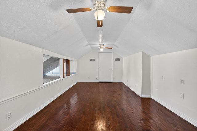 2904 Marigold Avenue, Fort Worth, TX 76111