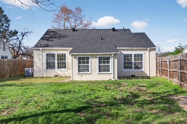 2904 Marigold Avenue, Fort Worth, TX 76111