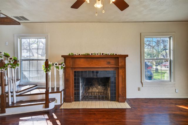 2904 Marigold Avenue, Fort Worth, TX 76111