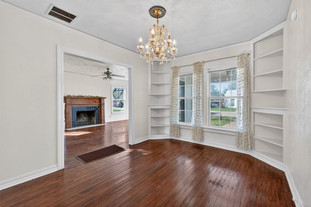 2904 Marigold Avenue, Fort Worth, TX 76111