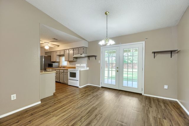 5901 Guildwood Drive, Arlington, TX 76017