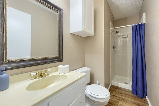 5901 Guildwood Drive, Arlington, TX 76017
