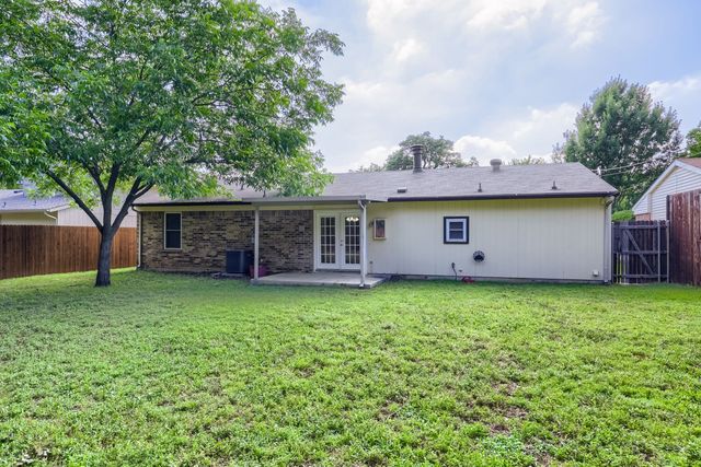 5901 Guildwood Drive, Arlington, TX 76017