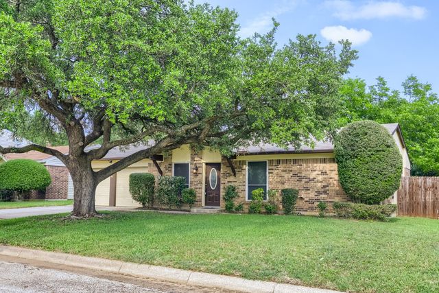5901 Guildwood Drive, Arlington, TX 76017
