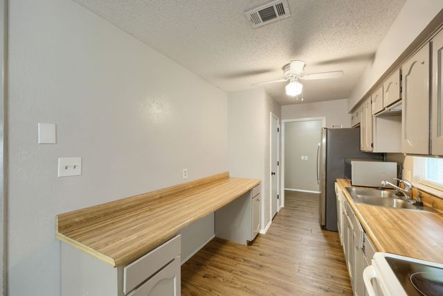 5901 Guildwood Drive, Arlington, TX 76017