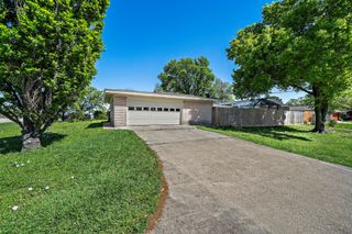 1033 25th Avenue N, Texas City, TX 77590