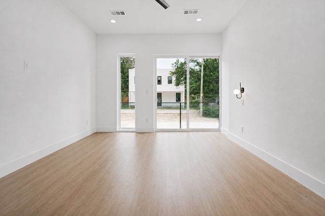 1845 Pollard Street, Dallas, TX 75208