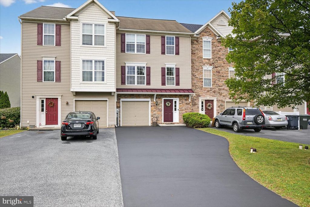106 IRONWOOD CT, Denver, PA 17517