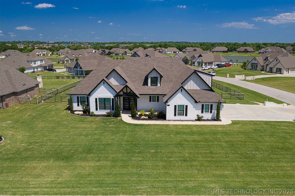 8202 N 150th East Avenue, Owasso, OK 74055