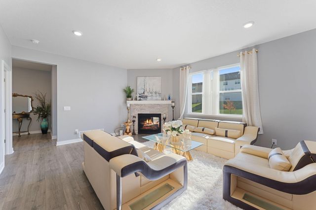 8345 Shire Trail, Woodbury, MN 55129