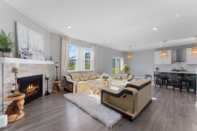 8345 Shire Trail, Woodbury, MN 55129