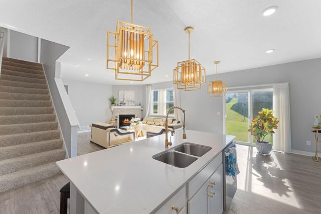 8345 Shire Trail, Woodbury, MN 55129